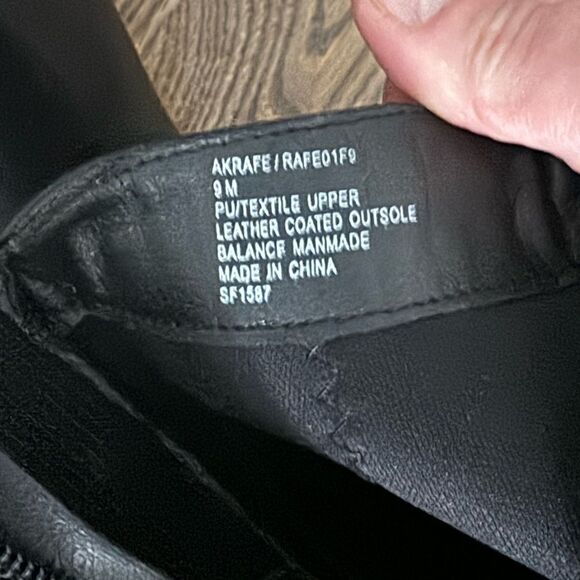 Anne Klein Rafe Black Faux Leather Ankle Boot w/ Zipper Side,Elastic Back Sz 9 - Picture 9 of 9